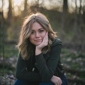 Meet your Posher, Lauren